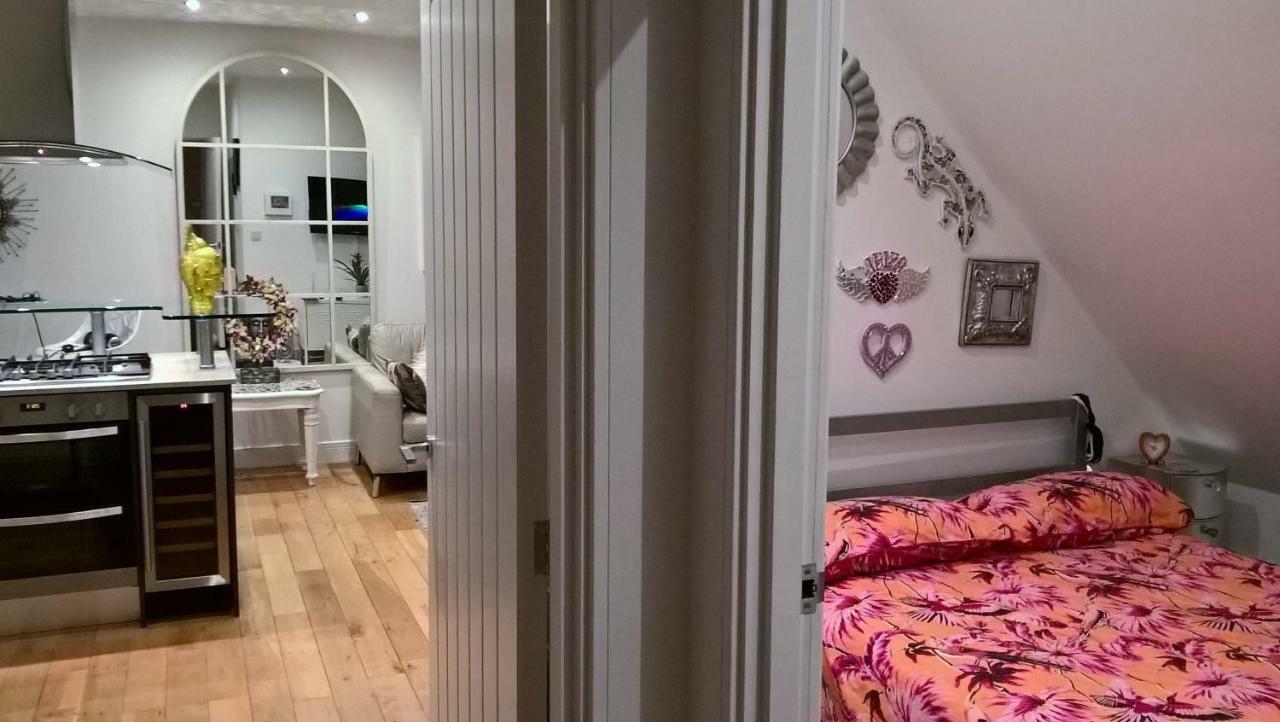 The Sail Loft Apartment Уитстейбъл Екстериор снимка