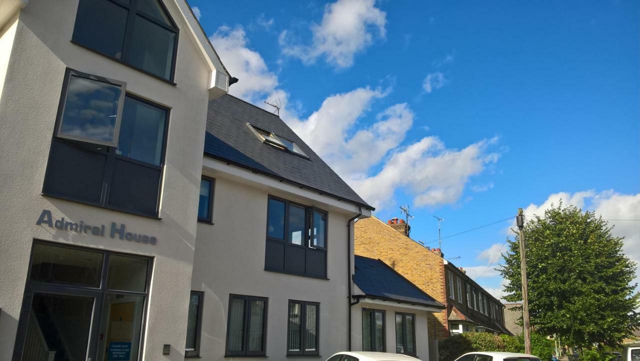The Sail Loft Apartment Уитстейбъл Екстериор снимка